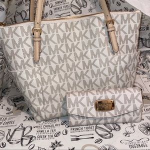 MK Matching Wallet and Purse Vanilla Jet Set